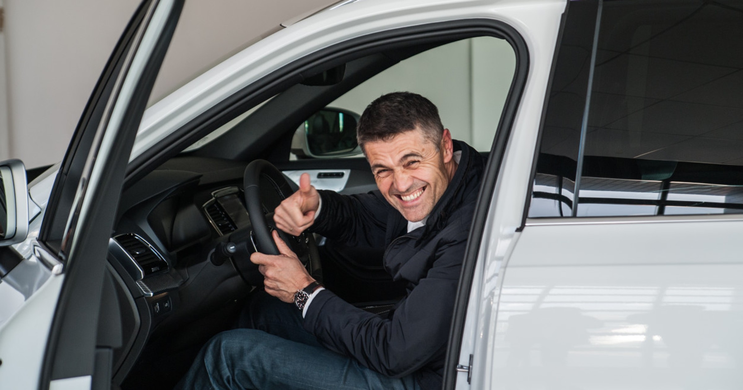 Krzysztof Hołowczyc odebrał kluczyki do Volvo XC90