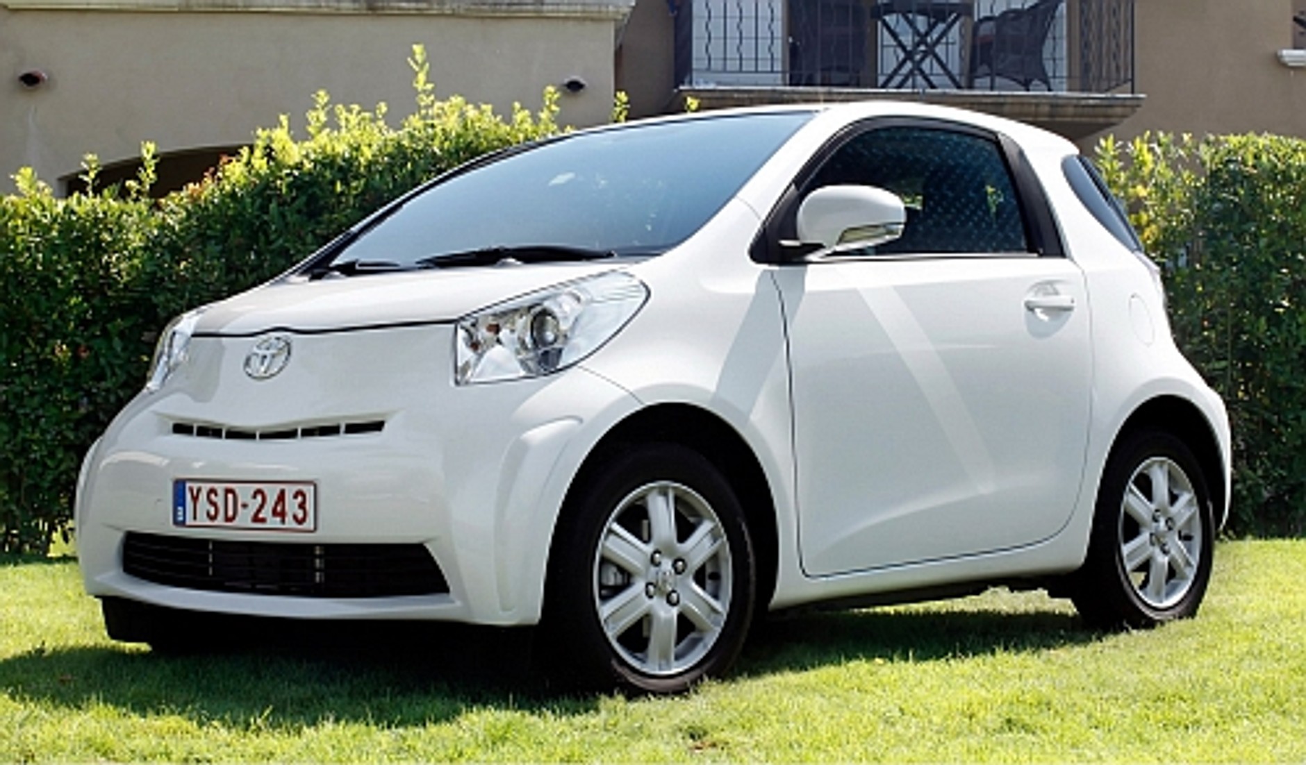 Toyota iQ - najmniejsze auto na świecie