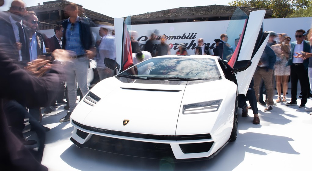 Lamborghini Countach LPI 800-4 po debiucie w trakcie Tygodnia Samochodowego w Monterey