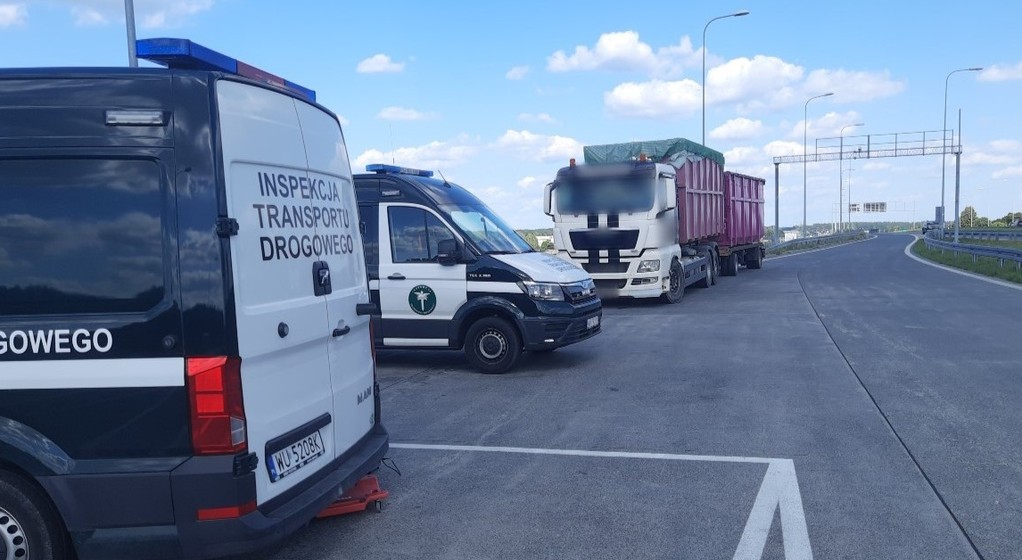 Kontrola ciężarówki przez ITD