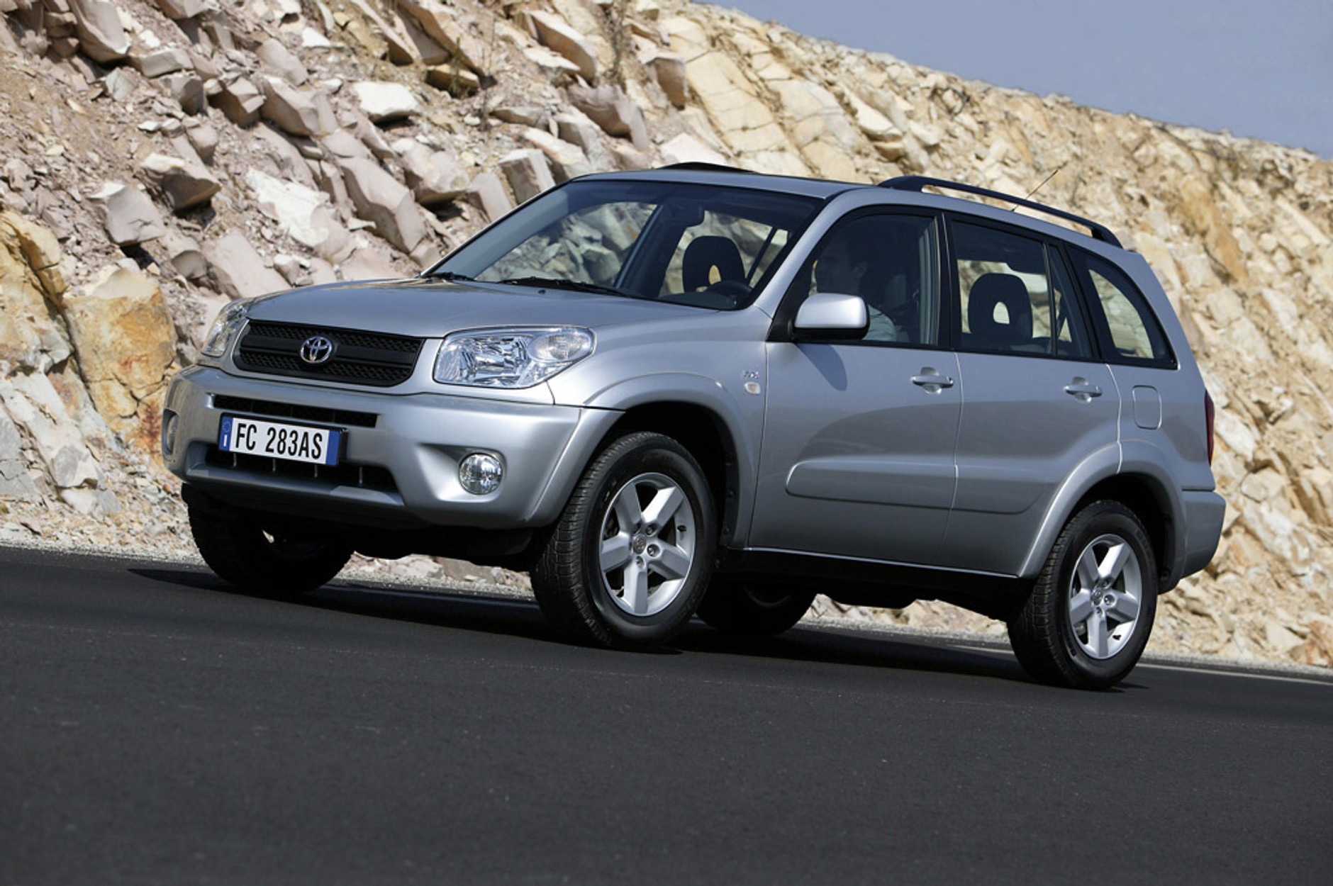 Czy 4x4 pozwala na więcej? Szukamy najlepszego używanego SUV-a