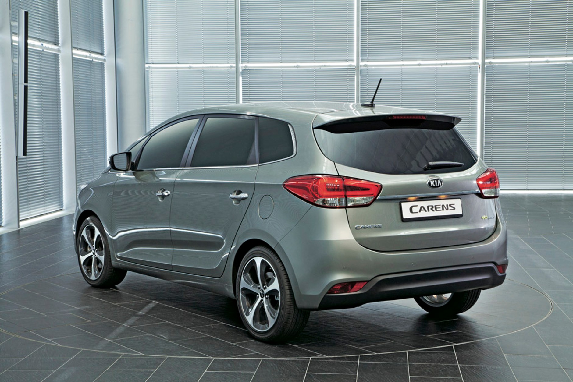 Jaka jest nowa Kia Carens