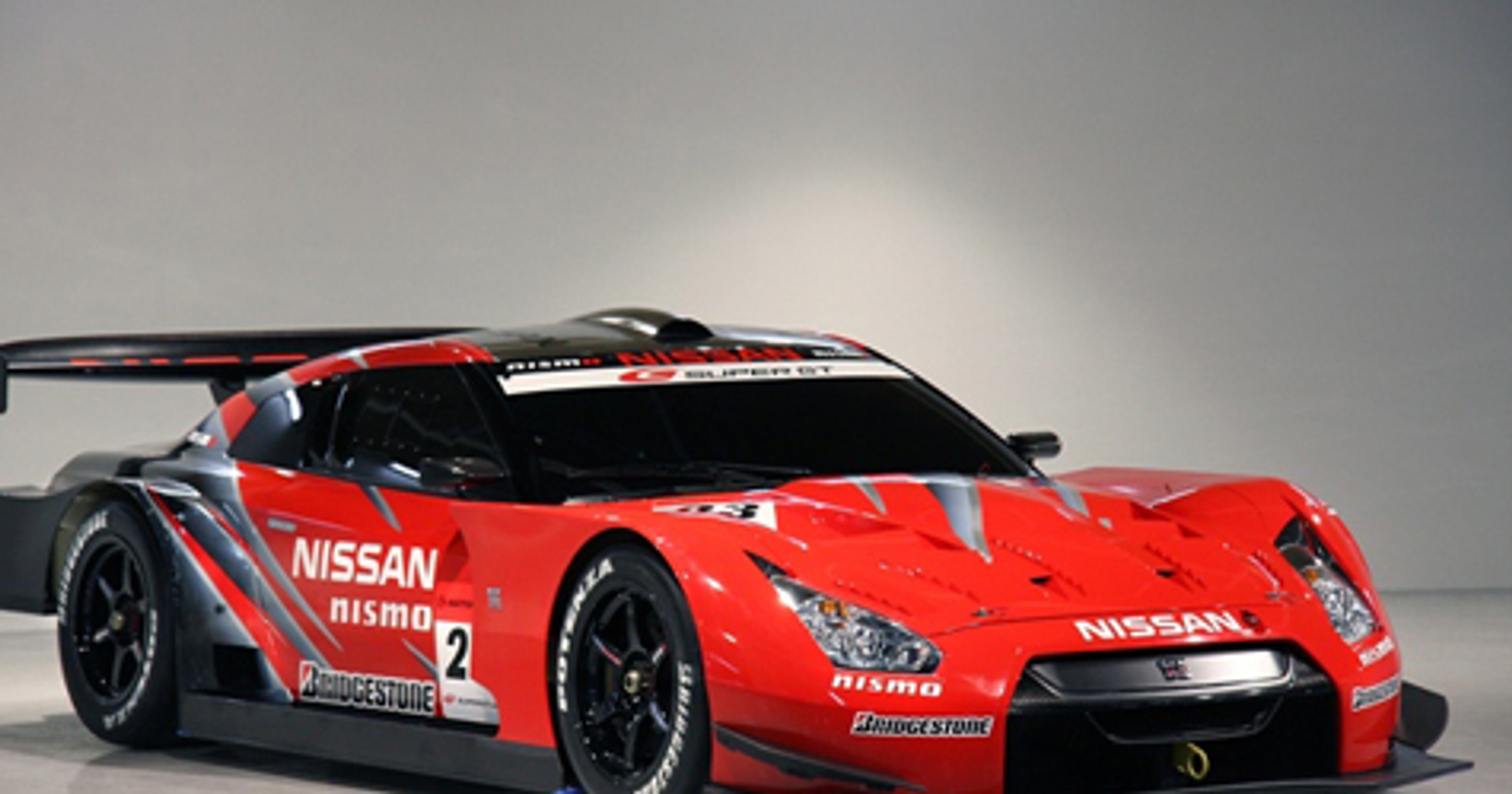 Nissan GT-R GT500 - w nowych barwach fabrycznych