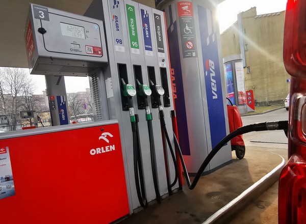 Polska to raj dla litewskich kierowców. Nasze stacje paliw żyją jak pączek w maśle