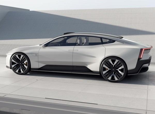 Polestar Percept - butelki PET, korek i stare sieci rybackie