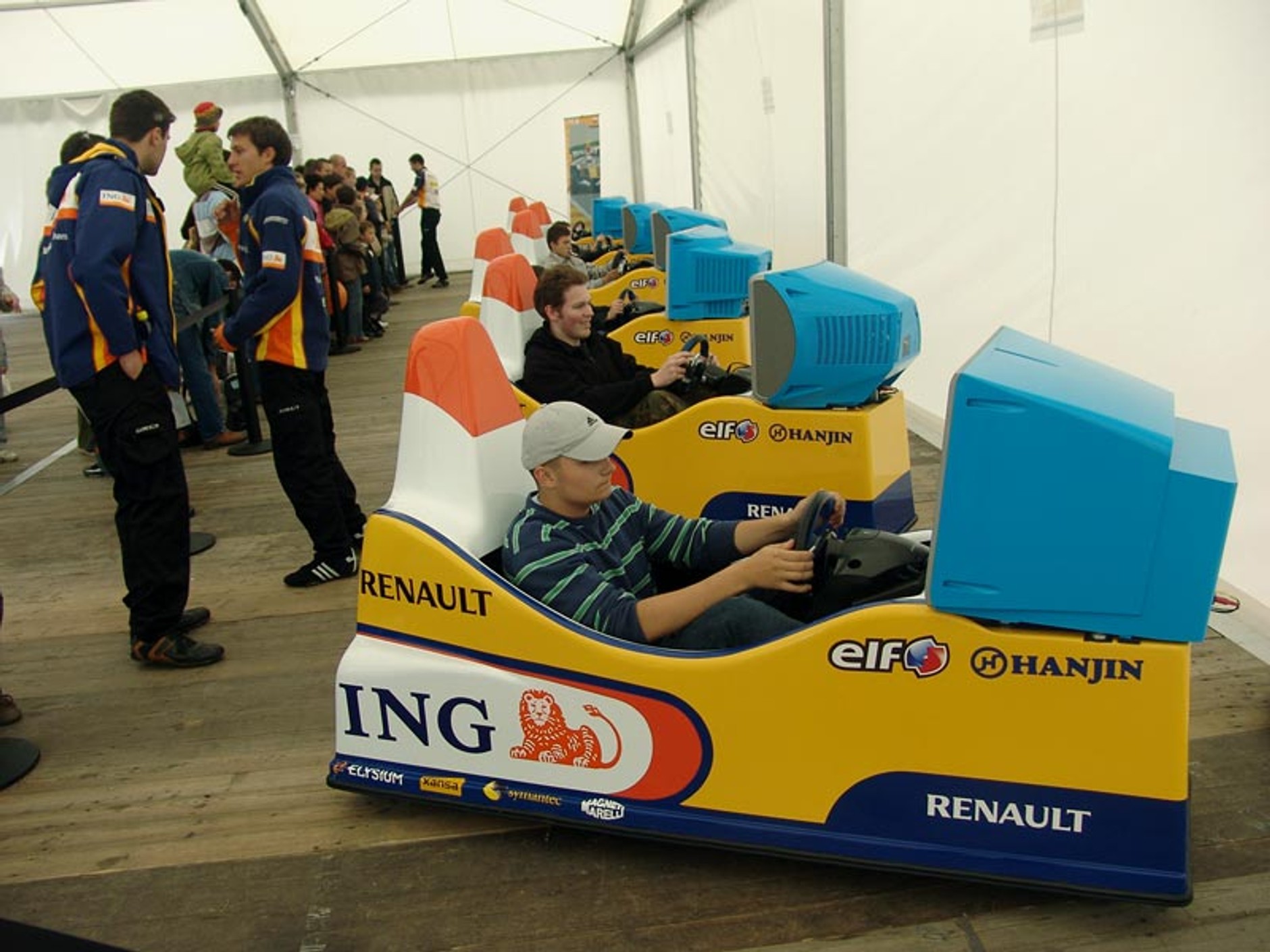 Renault: święto Formuły 1 w Warszawie (fotogaleria)