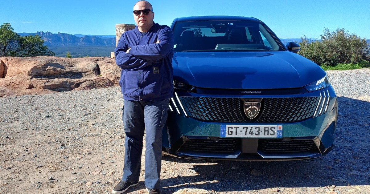 Peugeot e-3008
