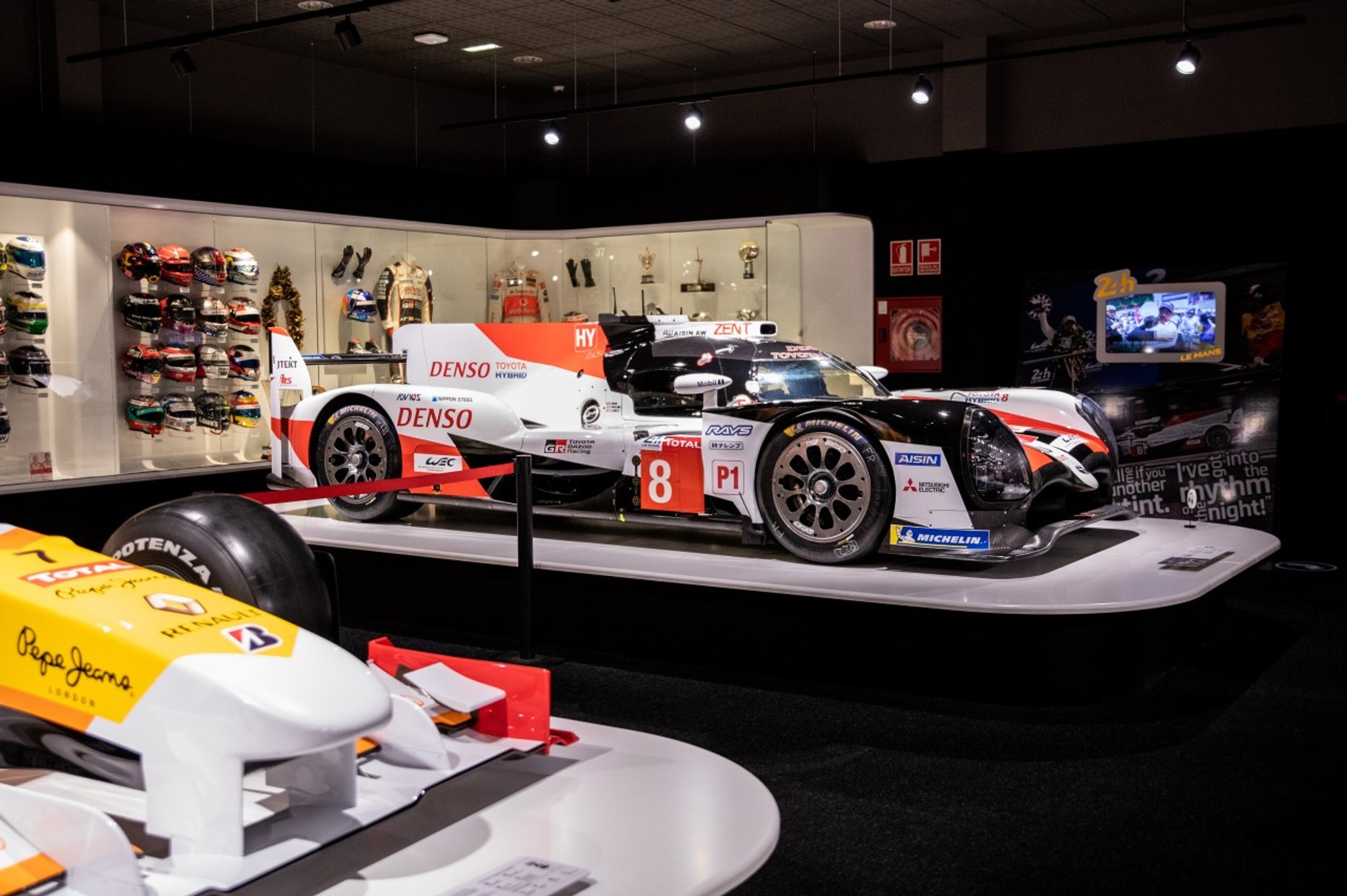 Muzeum Fernando Alonso powiększyło się o „dakarówkę”