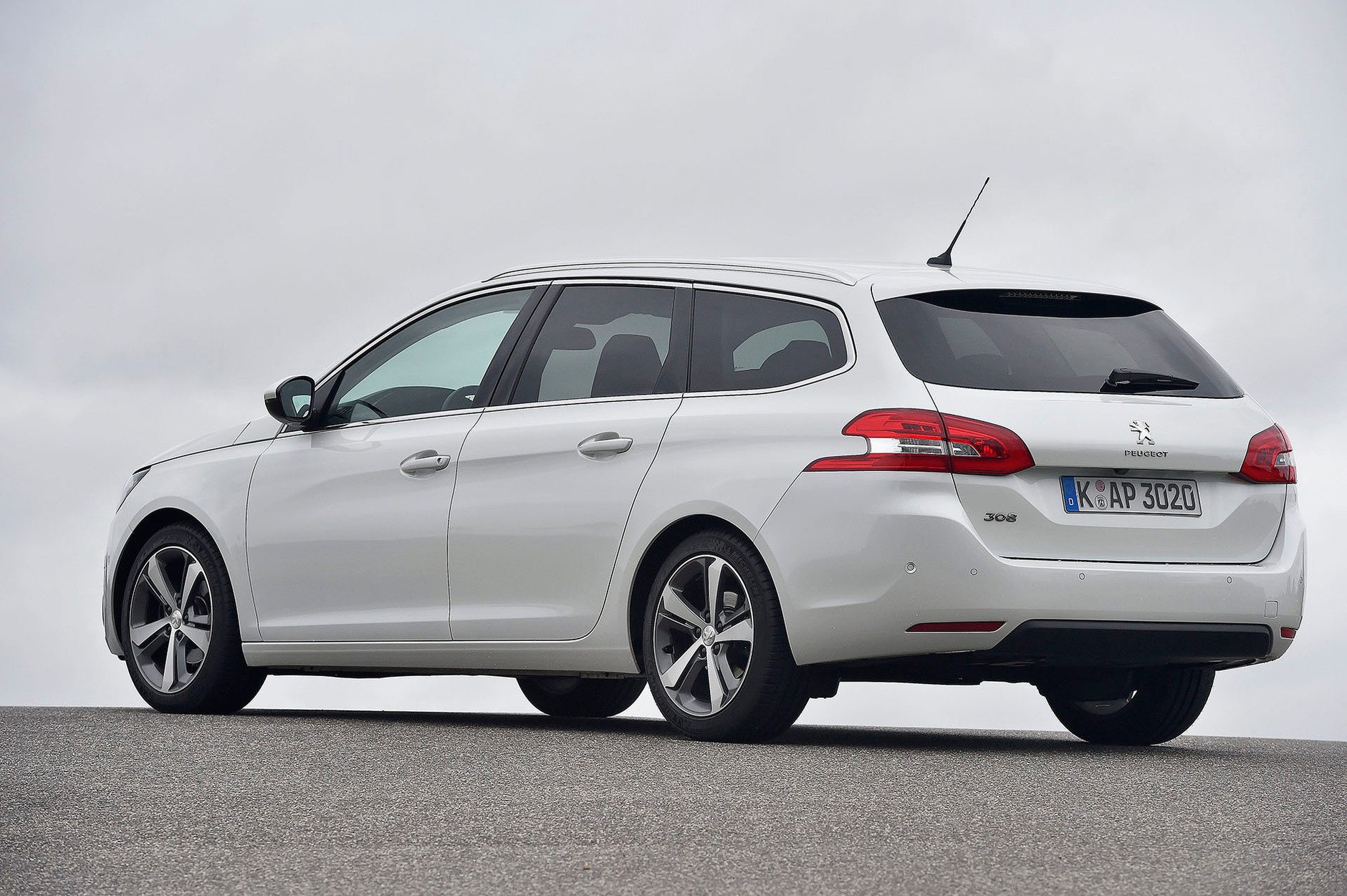 Peugeot 308 SW - produkowany od 2014 roku, cena od 31 000 zł