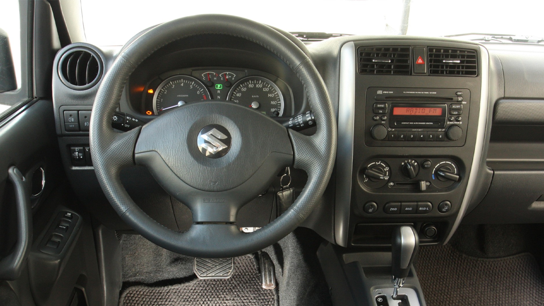 Suzuki Jimny I (1998-2018) – z 2011 r. za 38 900 zł