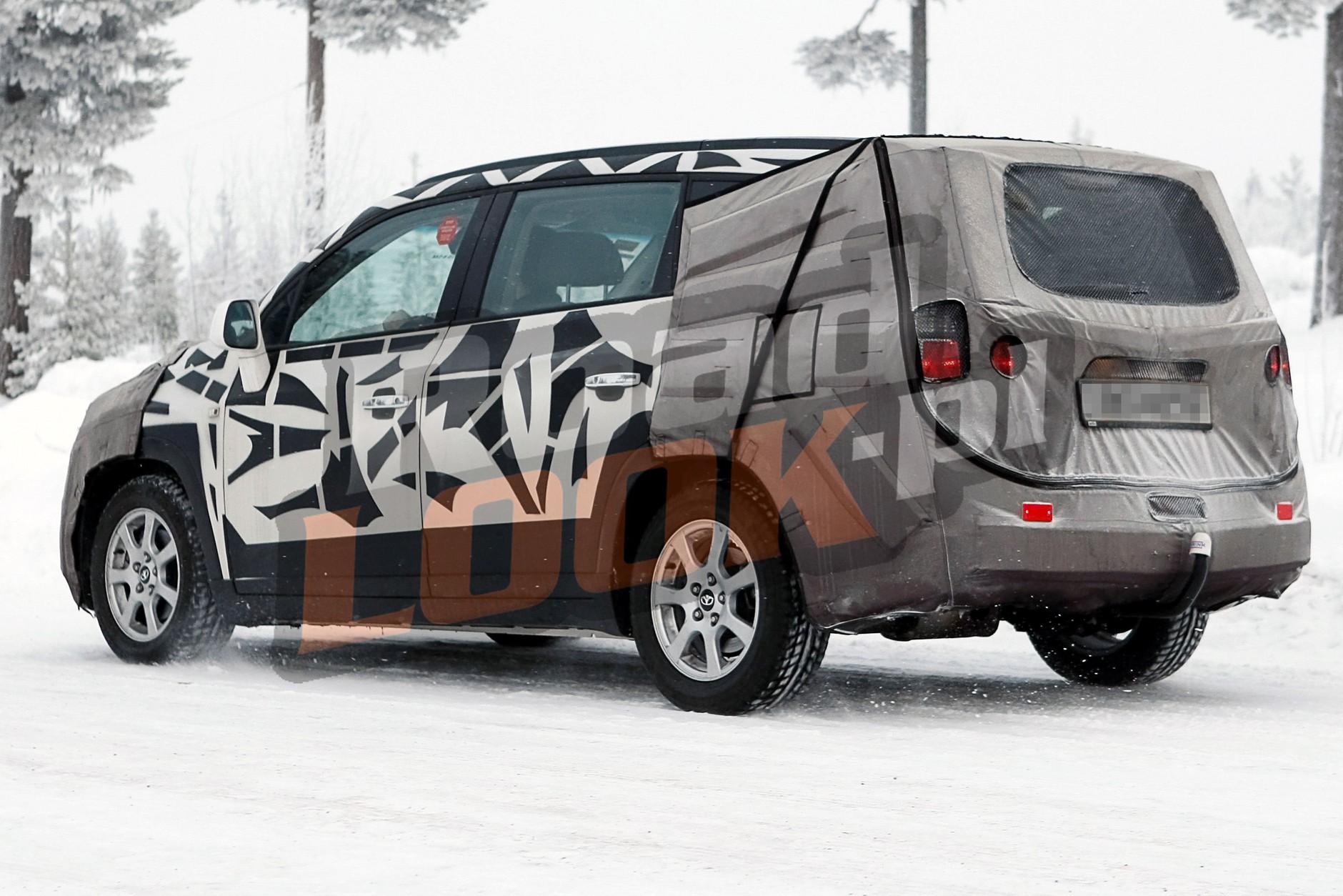 Zdjęcia szpiegowskie: Chevrolet Orlando w sprzedaży od 2012 roku