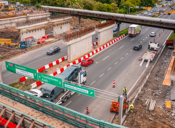 110 tys. pojazdów na dobę będzie musiało zmieścić się na jednej jezdni. Trasa S86 będzie zwężona na czas przebudowy