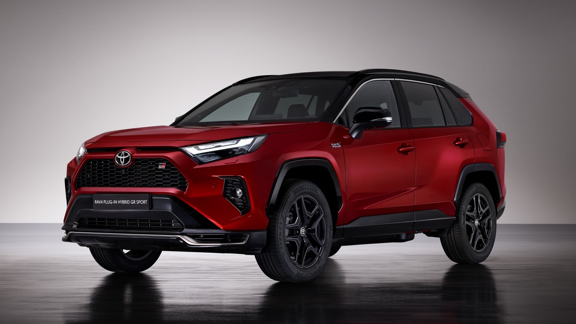 Toyota RAV4 (piąta generacja; od 2018 r.): najczęściej rejestrowana nowa Toyota w Polsce w maju 2024 r.