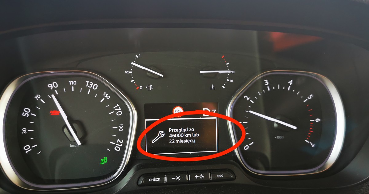 To jeden z bardziej drastycznych przykładów: producent tego samochodu twierdzi, że wystarczy serwis co dwa lata lub 50 tys. km. W praktyce auto potrzebuje serwisu o wiele częściej
