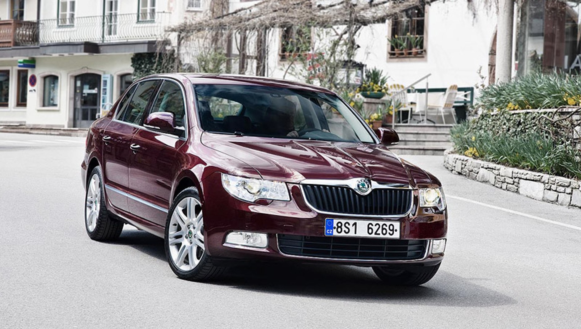 Škoda Superb: 4 lata gwarancji, 120 tys. km i bezpłatny serwis!