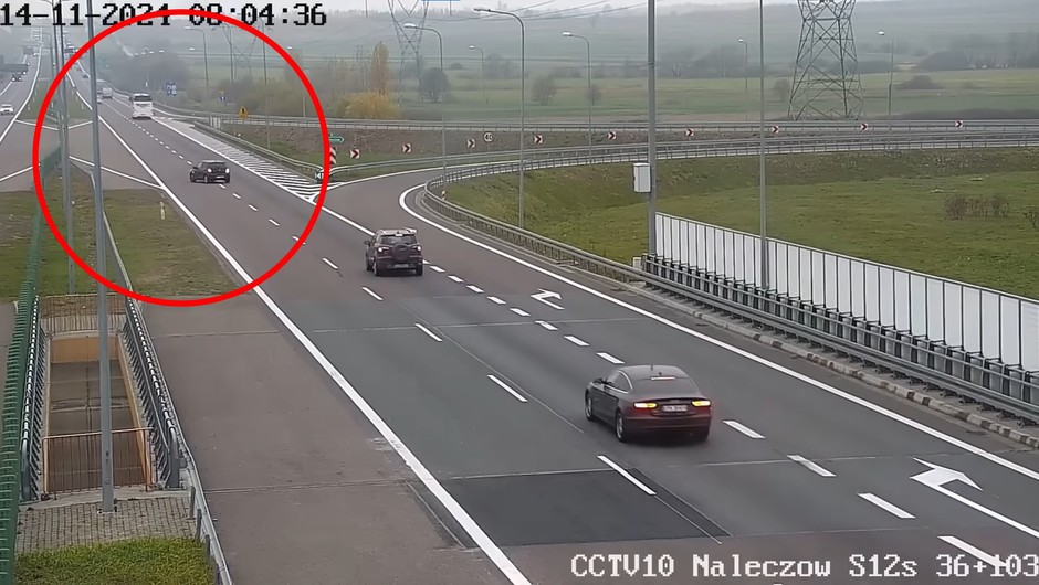Kierująca cofała na drodze S12