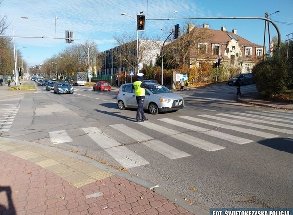 Policjanci z Kielc podsumowali okres Święta Zmarłych. Mają apel do kierowców