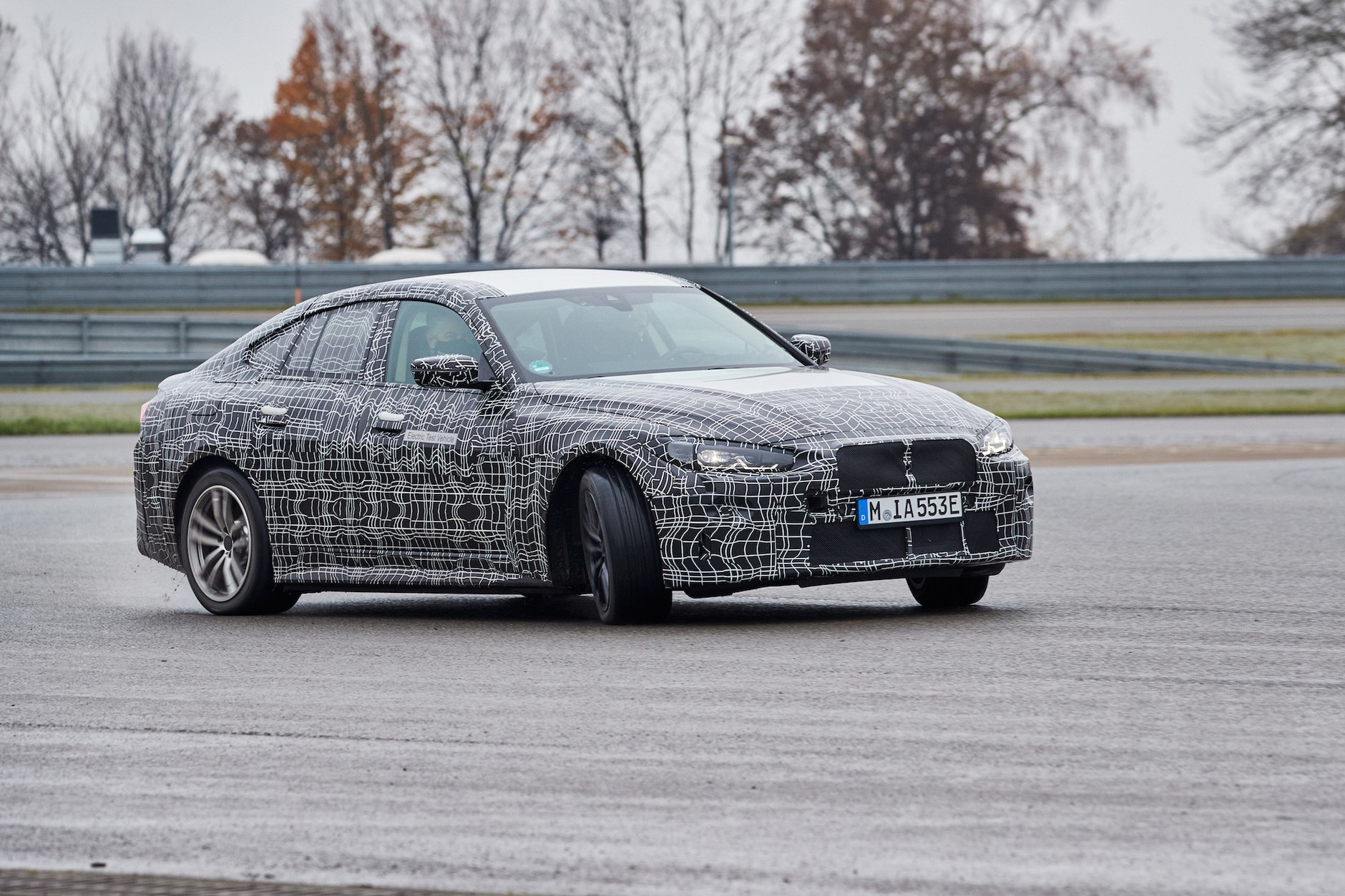 BMW i4 – ostatnie szlify na torze