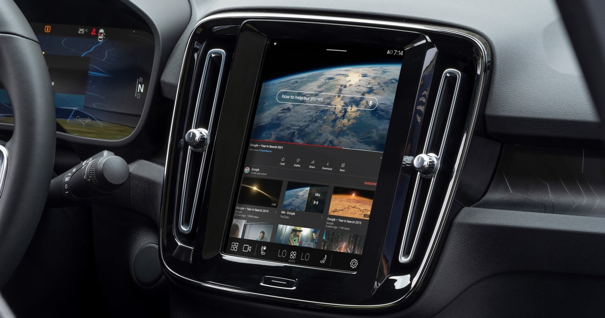 YouTube w Volvo C40 z Android Automotive