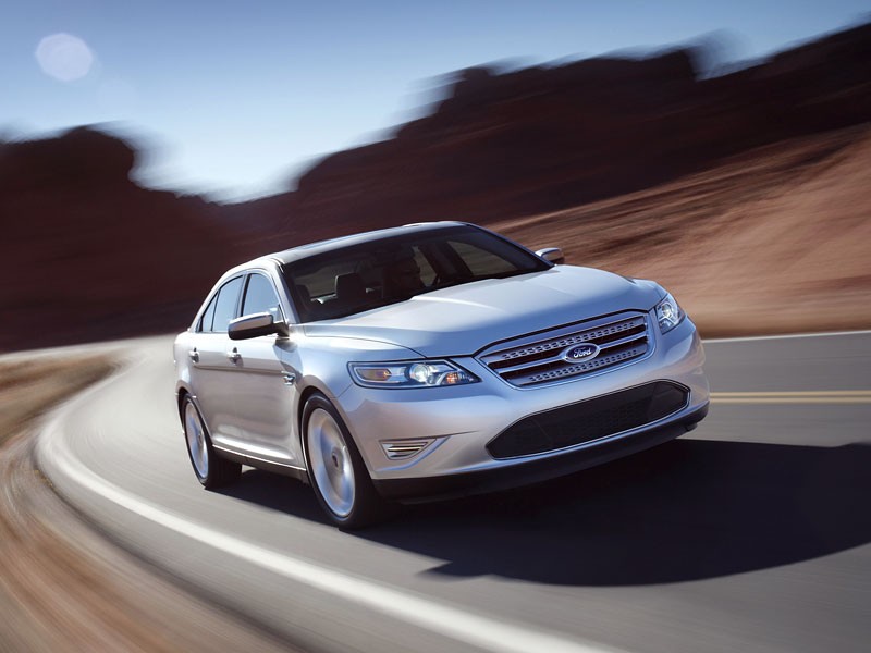 Ford Taurus SHO – rodzinny sedan w najostrzejszej wersji