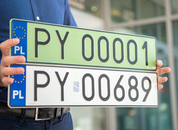 Nowe "PYrowe" tablice rejestracyjne w Poznaniu