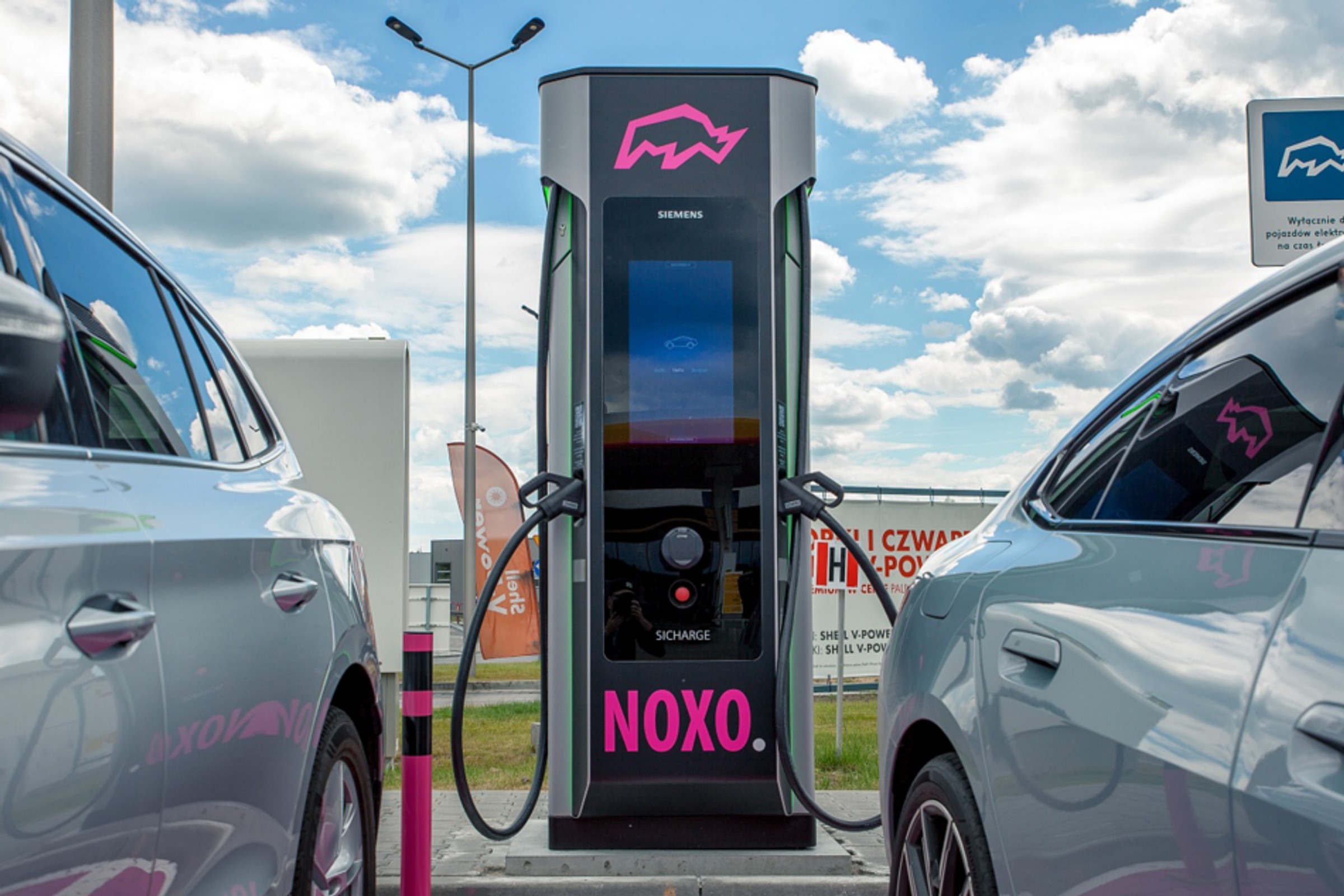 Szybkie ładowanie jednak nie szkodzi? Dane z ponad 22 tys. aut podważają powszechny mit