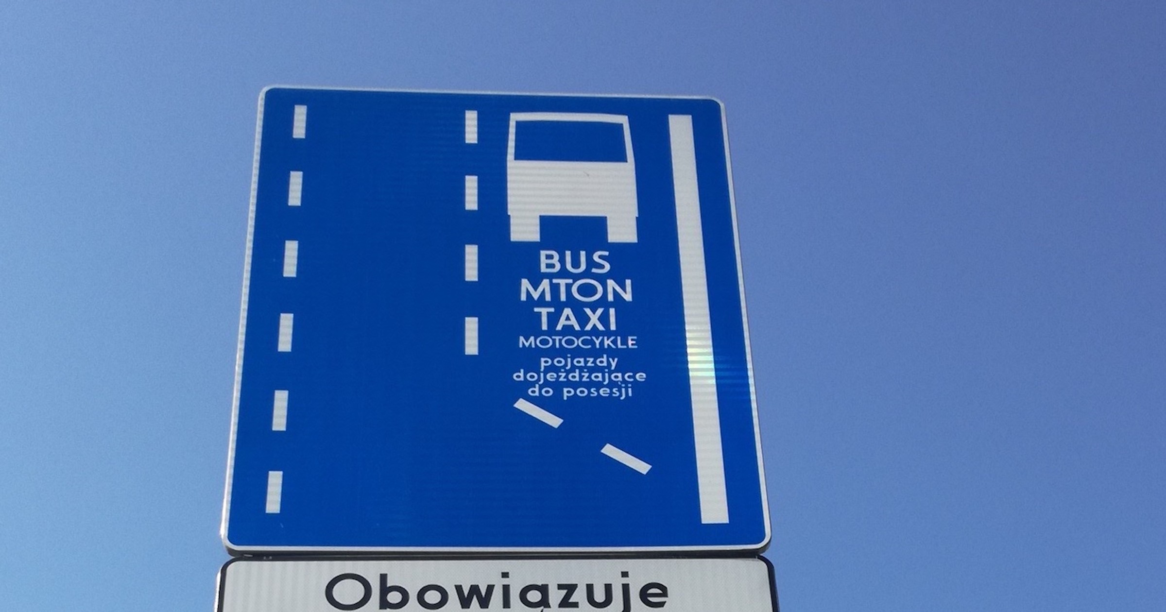 Premier chce wpuścić na buspasy zwykłe auta, ale miasta tego nie widzą