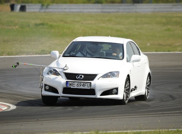 Stary Stig jeździ nowym Lexusem IS