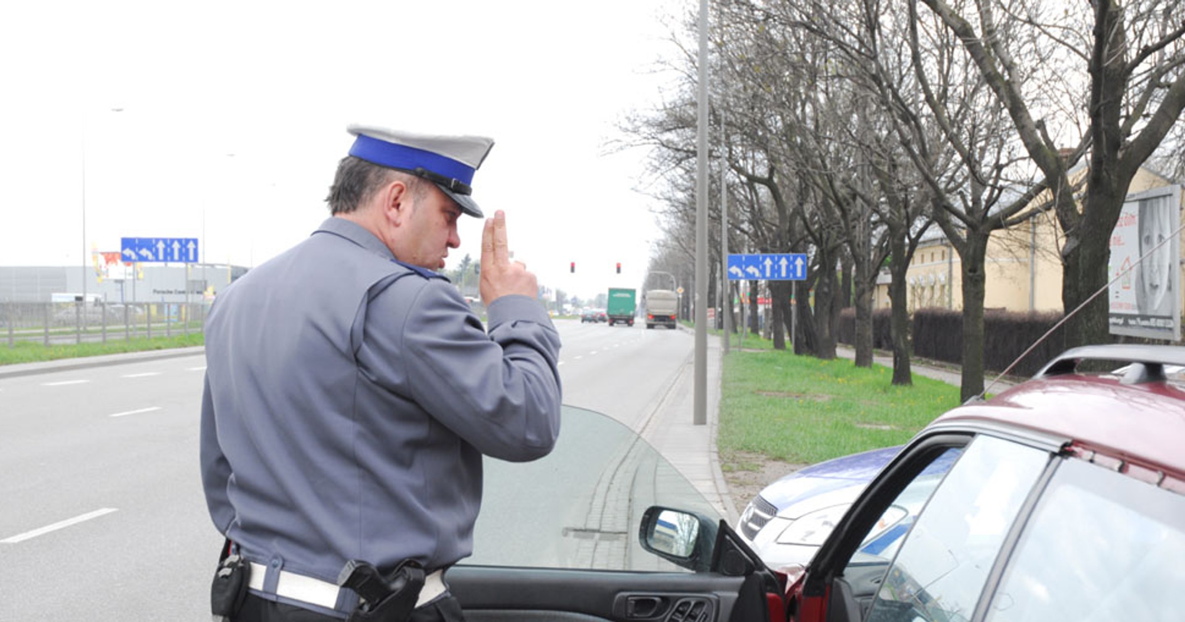 Dokumenty proszę! Zobacz jak powinna wyglądać kontrola drogowa