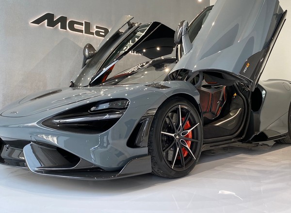 McLaren 765LT - przyjrzeliśmy mu się z bliska w nowym butiku marki