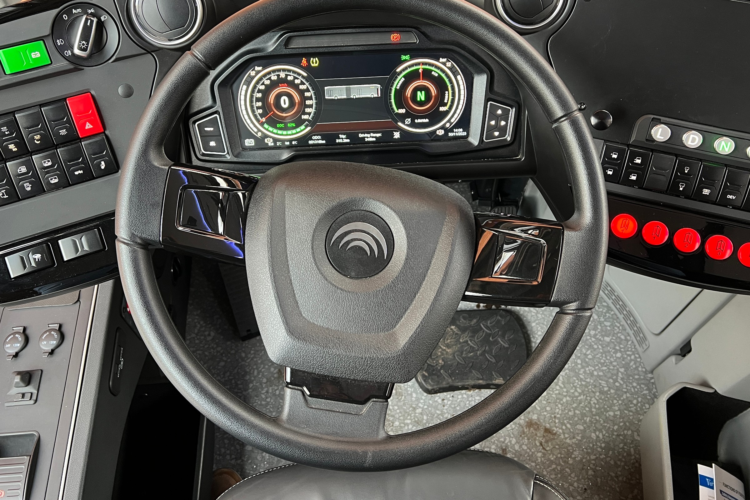 Kompleksowo sprawdzili chiński autobus. Wyniki budzą obawy