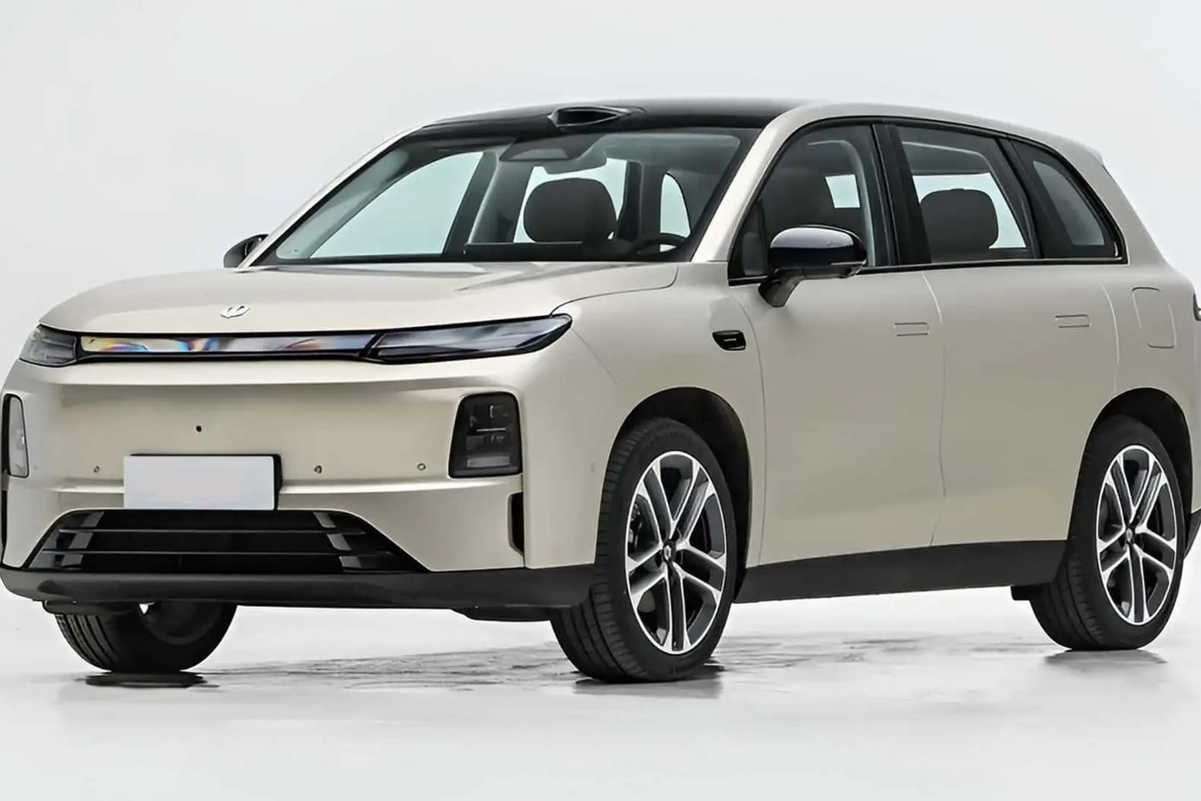 Leapmotor C10 już przeszedł lifting. Znika najbardziej kontrowersyjny element