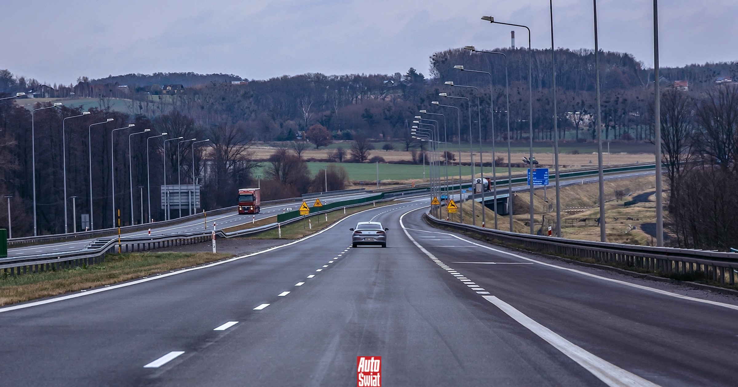 Ograniczenia w ruchu w święta i Nowy Rok. Kto musi się zatrzymać?