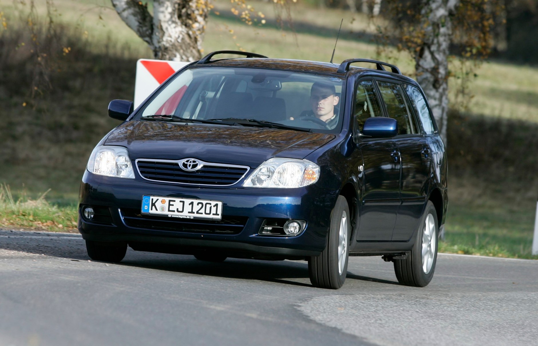 Toyota Corolla E12 (2002-07) - od 9500 zł