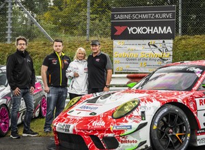 Sabine Schmitz ma już swój zakręt na Nürburgringu. Inauguracja odbyła się przed wyścigiem
