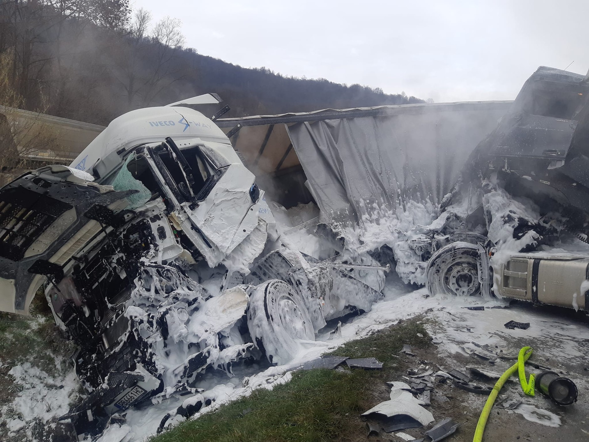 Zderzenie czołowe ciężarówek na DK19