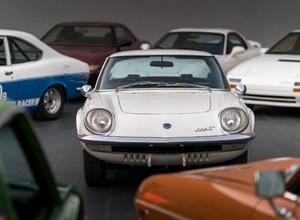 Mazda świętuje 50-lecia silnika z wirującym tłokiem
