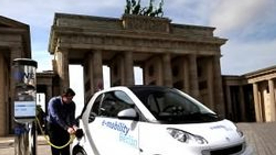 Autobusy i taksówki z napędem elektrycznym wkrótce w Warszawie i Krakowie