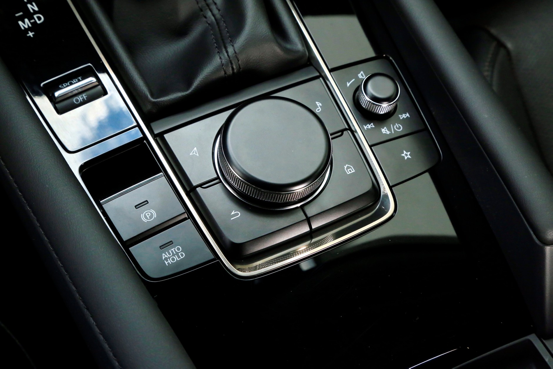 Mazda 3 Sedan 2.0 Skyactiv-G Hikari