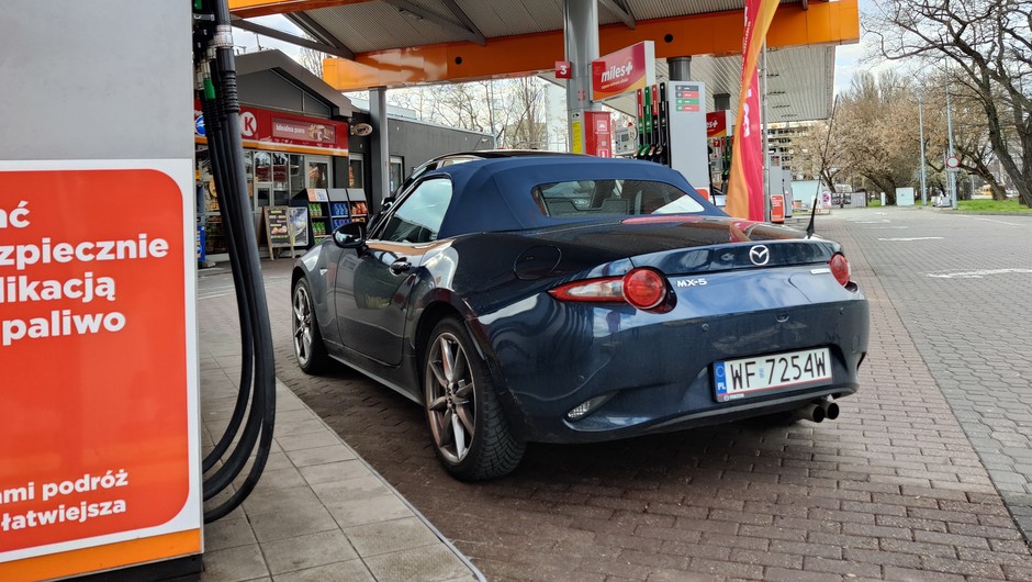 Nowa Mazda MX-5 wciąż będzie odwiedzać stacje paliw