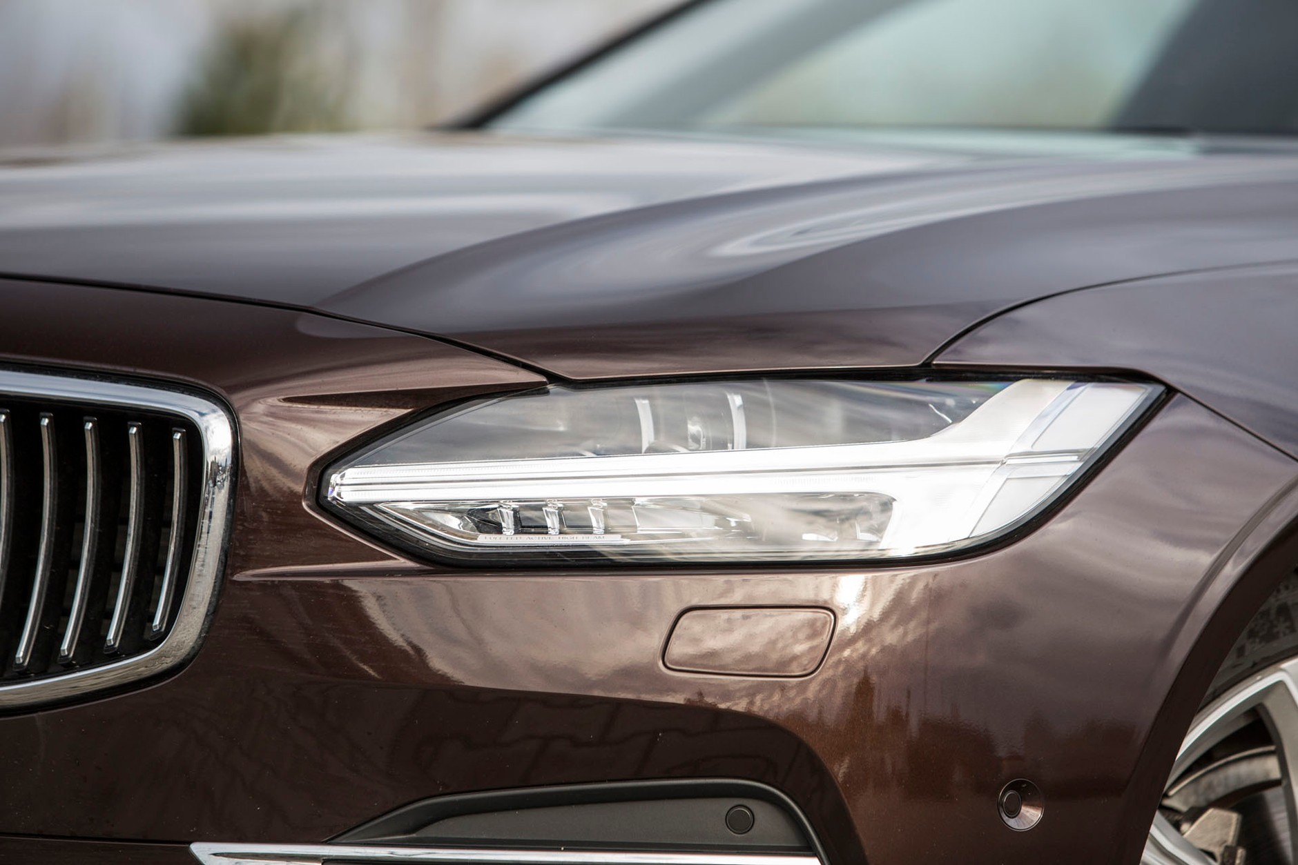 Volvo V90 D5 AWD - pięć metrów dobrego stylu