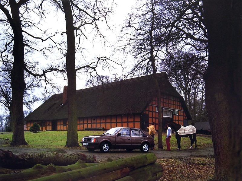 Opel i piękno jesieni (duża fotogaleria)