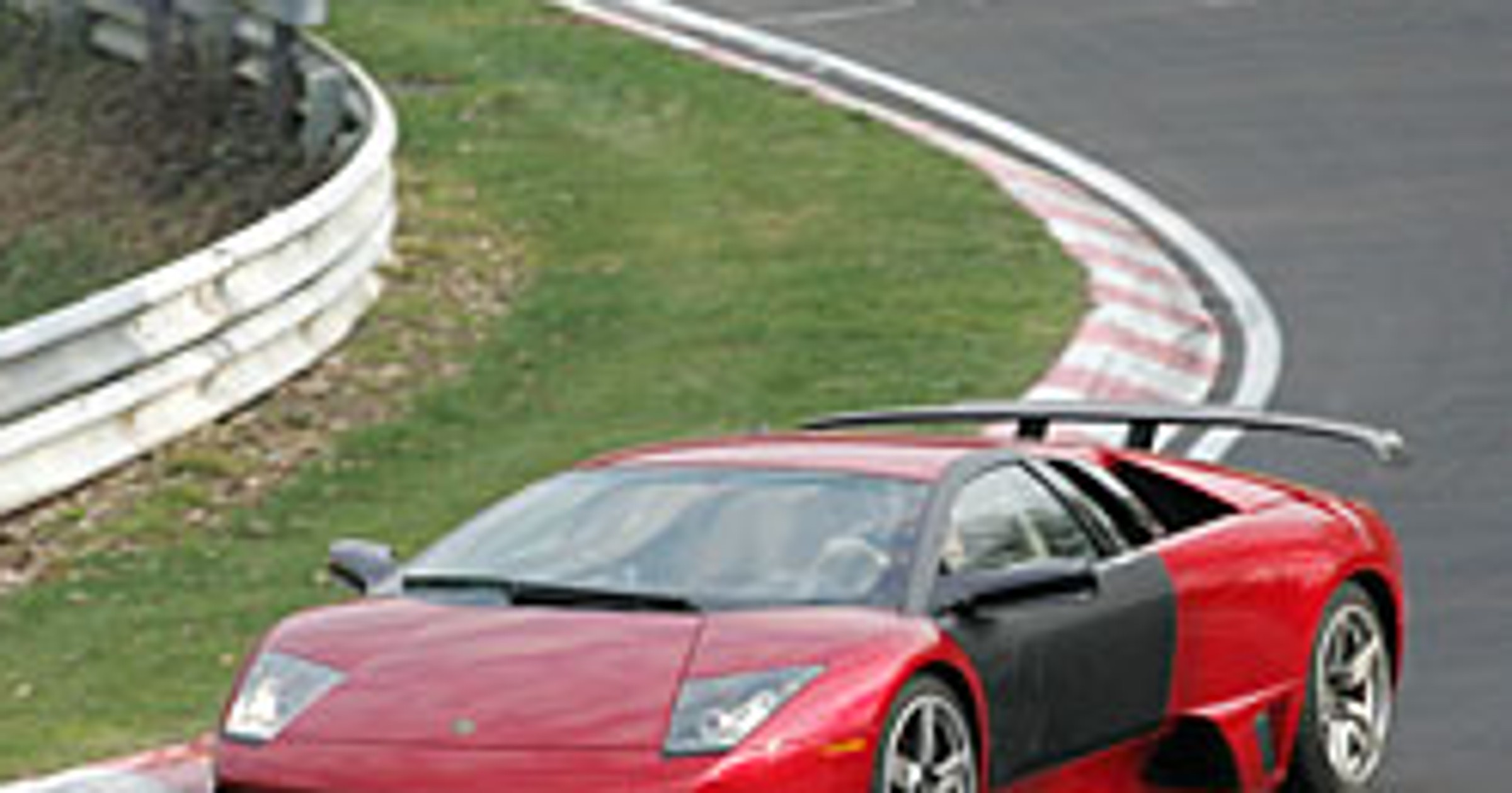 Zdjęcia szpiegowskie: duże Lambo bez zbędnych kilogramów