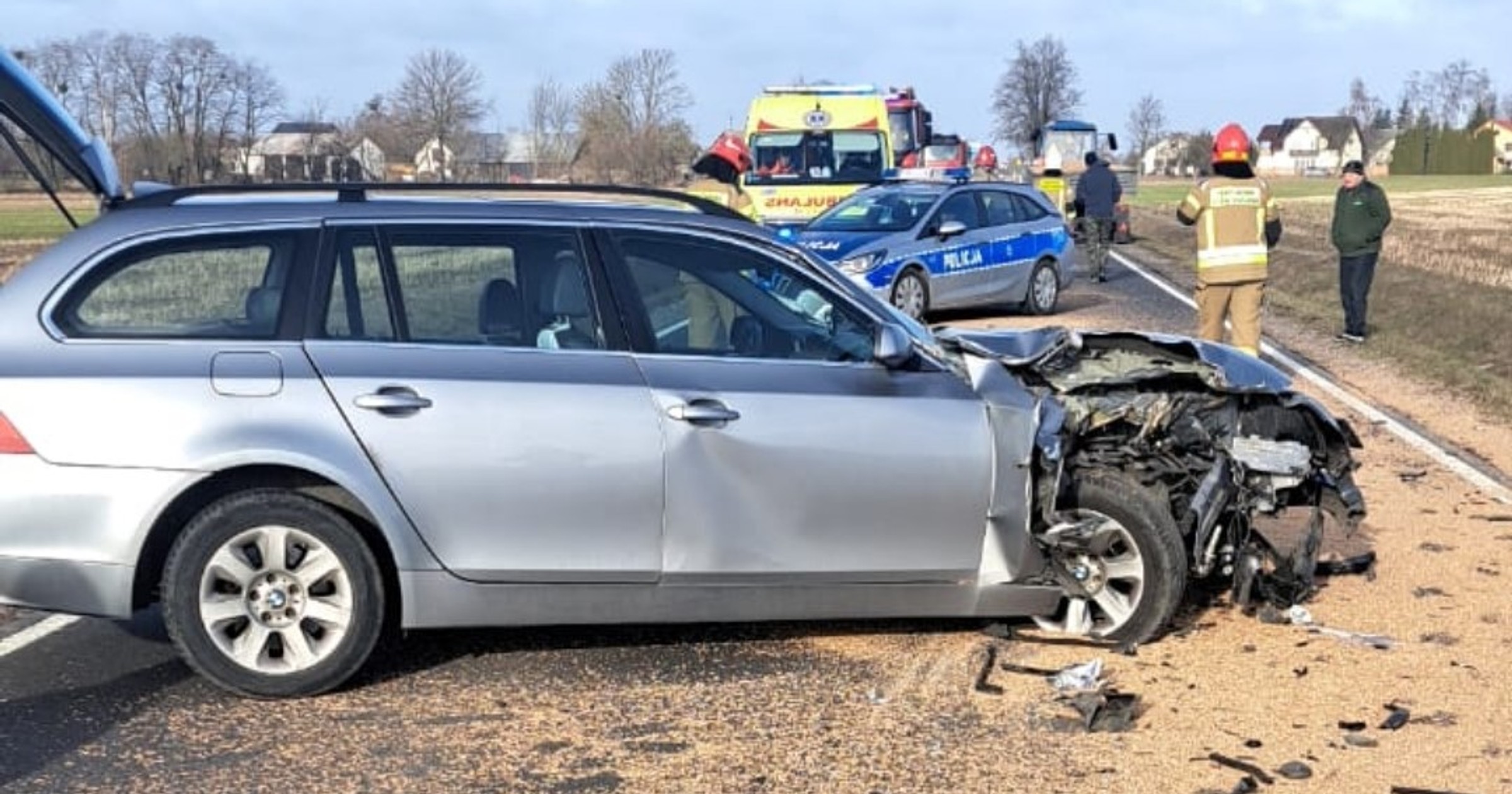 Pijany kierowca bmw zderzył się z ciągnikiem rolniczym