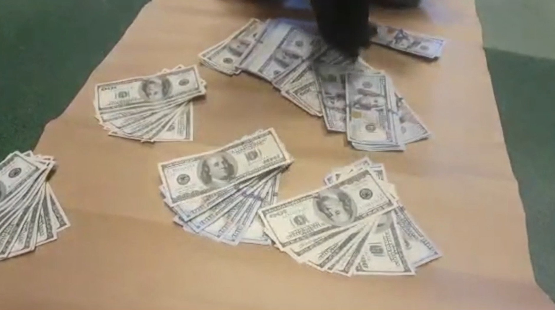 Policjanci z Piaseczna odzyskali 20 tys. dol.