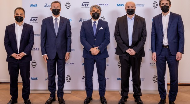 Renault i Software Republique - Francja stworzy własne oprogramowanie do aut
