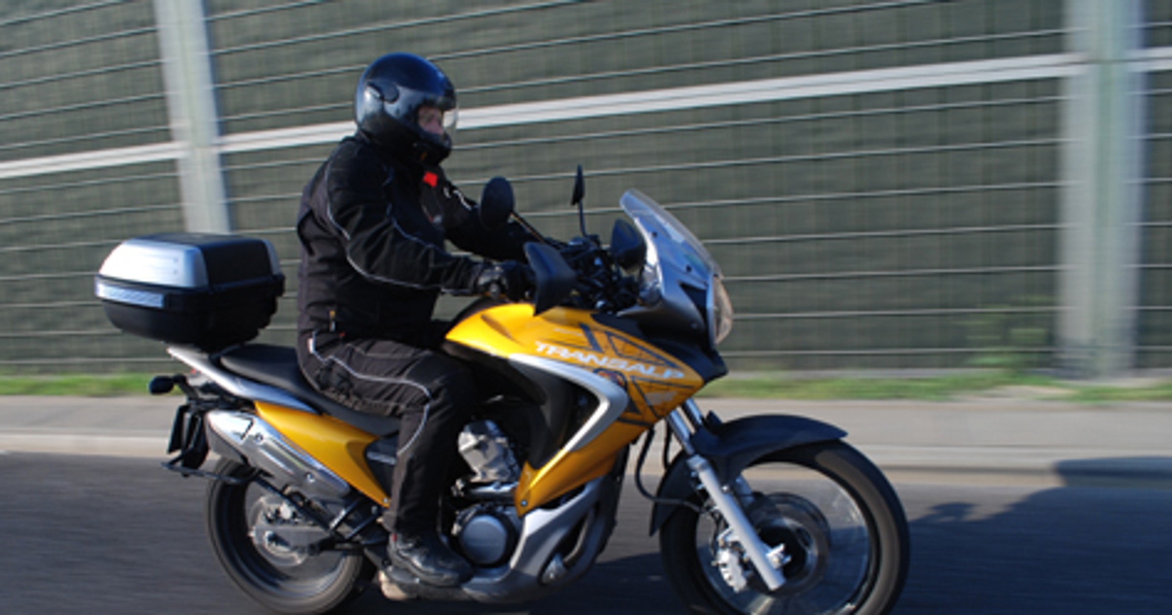 Honda Transalp turystykę ma w genach