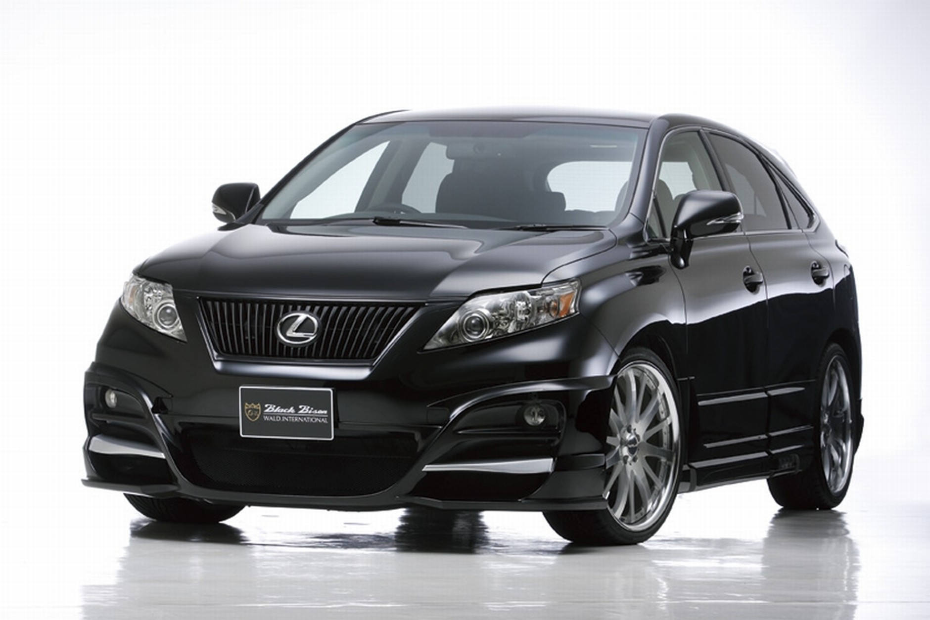 Lexus RX350 Black Bison - Kolejny Bizon od Wald International
