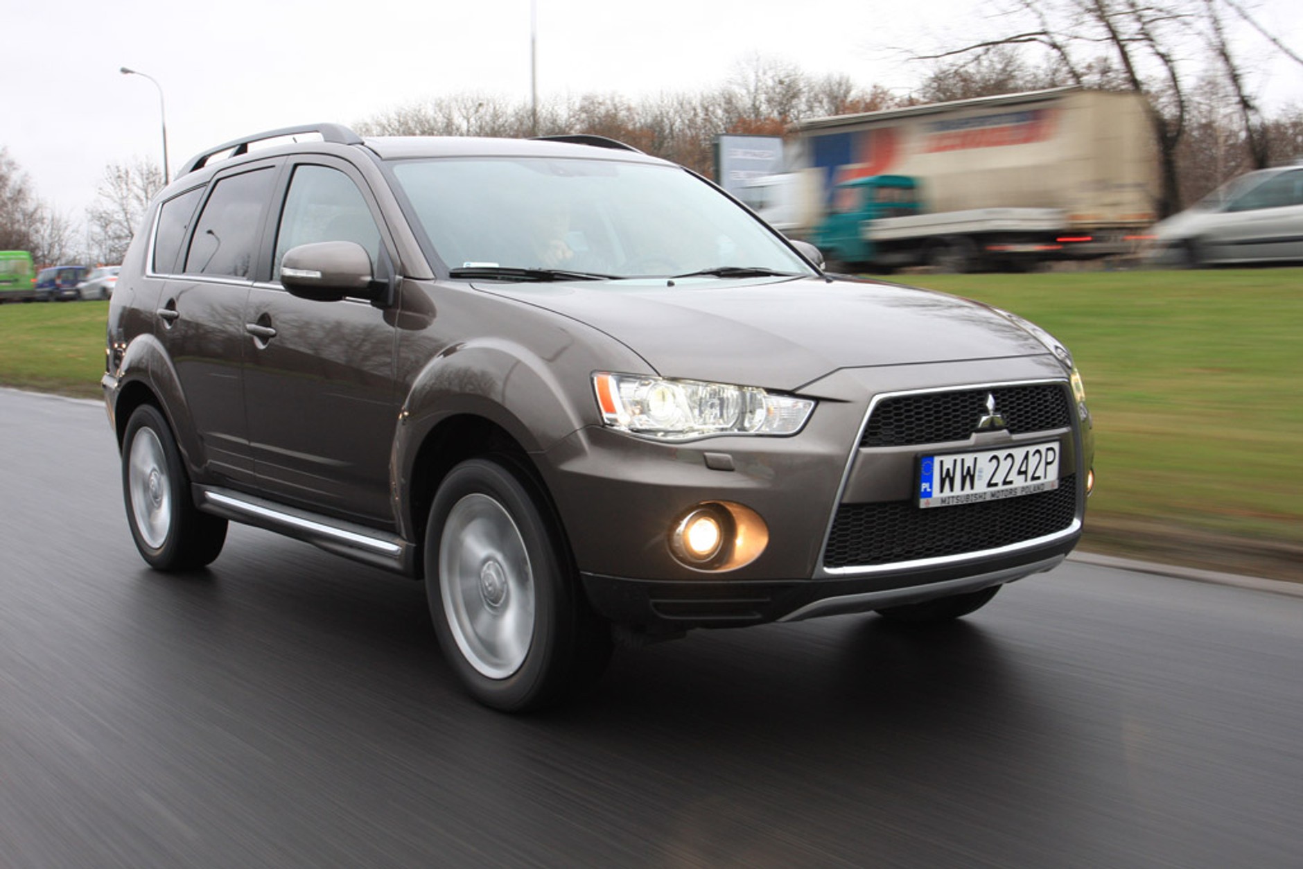 Mitsubishi Outlander CVT: czy to wersja dla mieszczuchów?