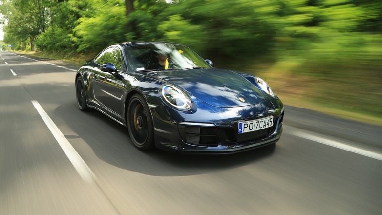 Porsche 911 Carrera GTS